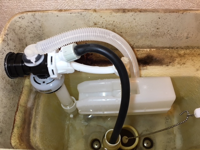 タンク内の水漏れ