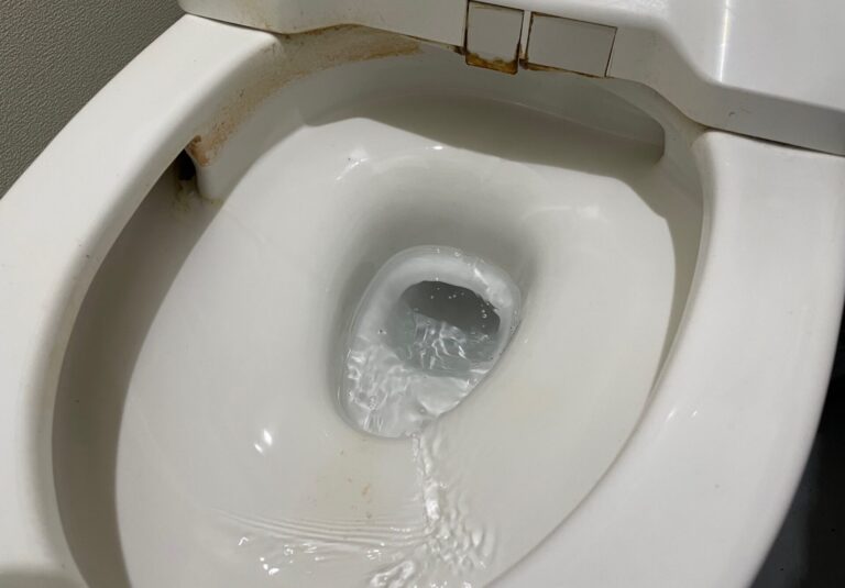 トイレの水が止まらない！｜応急処置は止水栓を閉める、原因と修理代の目安
