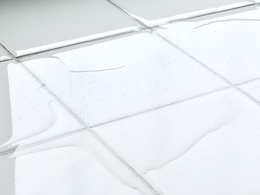 トイレの床が水浸し！故障の原因探しより先にするべきこと2つ