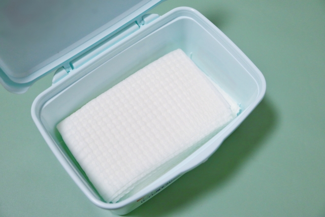 トイレのお掃除シートを便器に敷いて排泄する