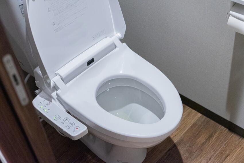 トイレの床が腐る原因は水漏れ？