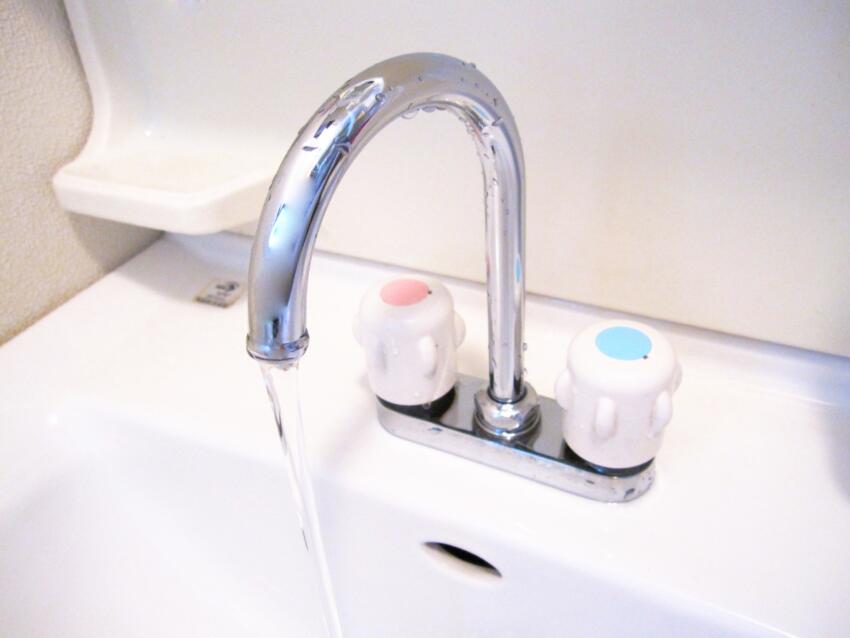 ツーハンドル混合水栓のパッキンの交換の仕方