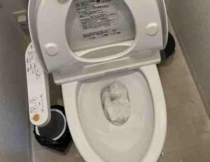 トイレ紙詰まり