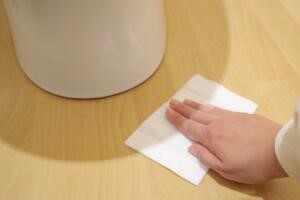 便器と床の間の汚れの落とし方