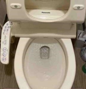 水が溜まっている部分の黄ばみ取り