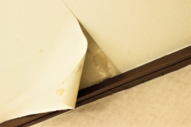 下の階の被害状況によって変わってくる