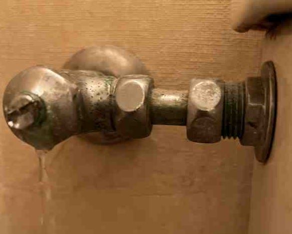 止水栓から水漏れ