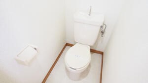 【トイレの臭い対処方法7】床・壁の尿はね