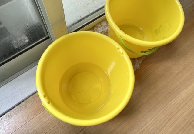 水滴を受け止めて被害を最小限にする